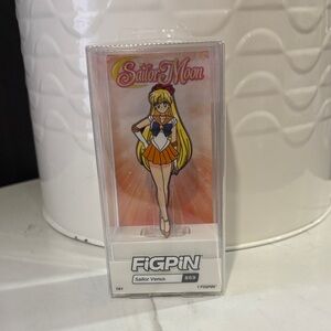 Sailor Venus #869 FiGPiN Sailor Moon 2023 Chalice Collectibles Exclusive LE 2500